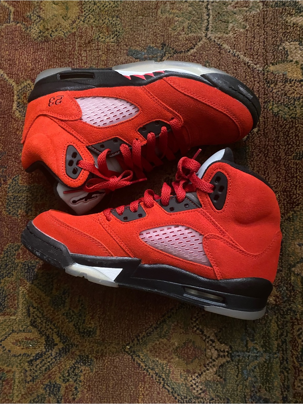 Jordan 5s Red/Black✨